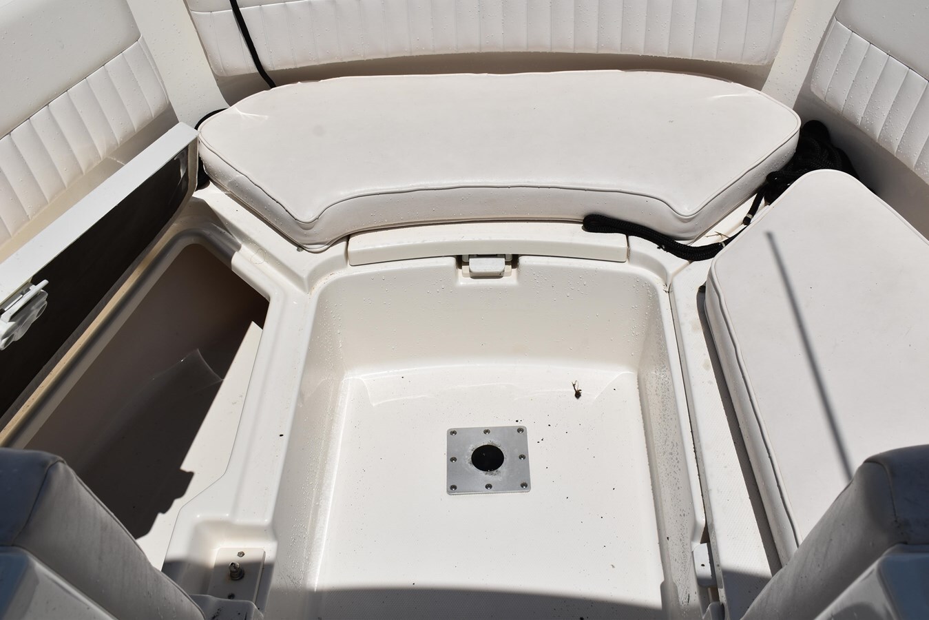 2011-robalo-24-d8bb62