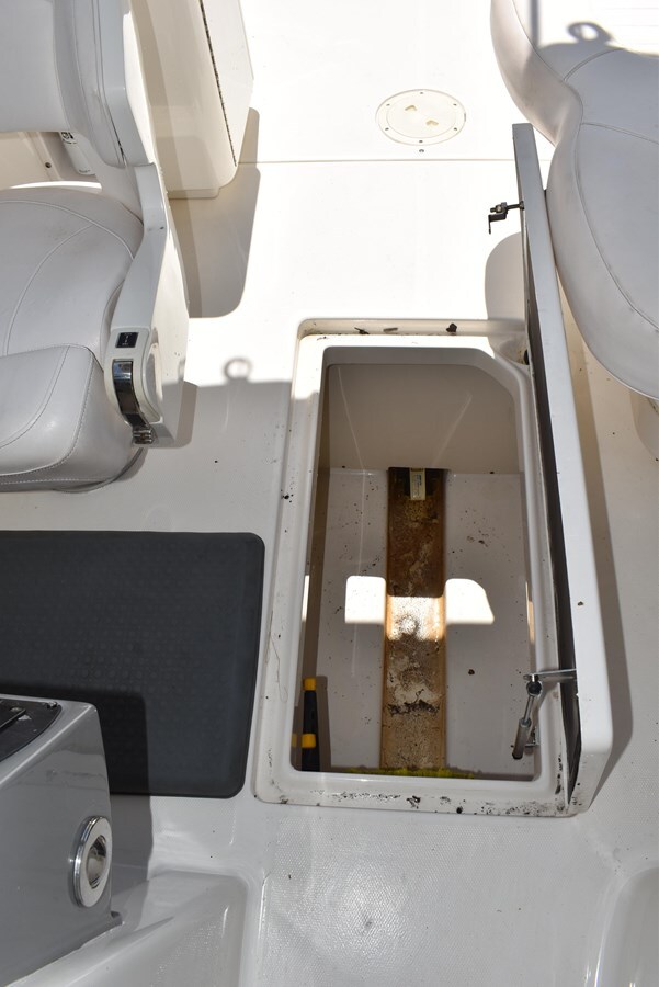 2011-robalo-24-d8bb62