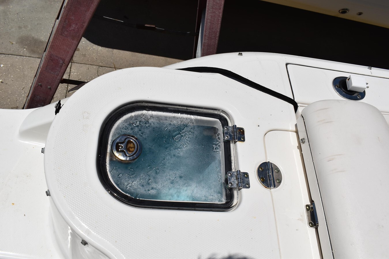 2011-robalo-24-d8bb62