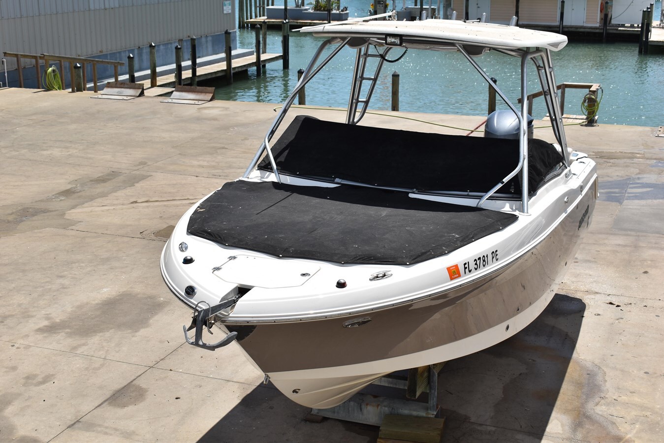 2011-robalo-24-d8bb62