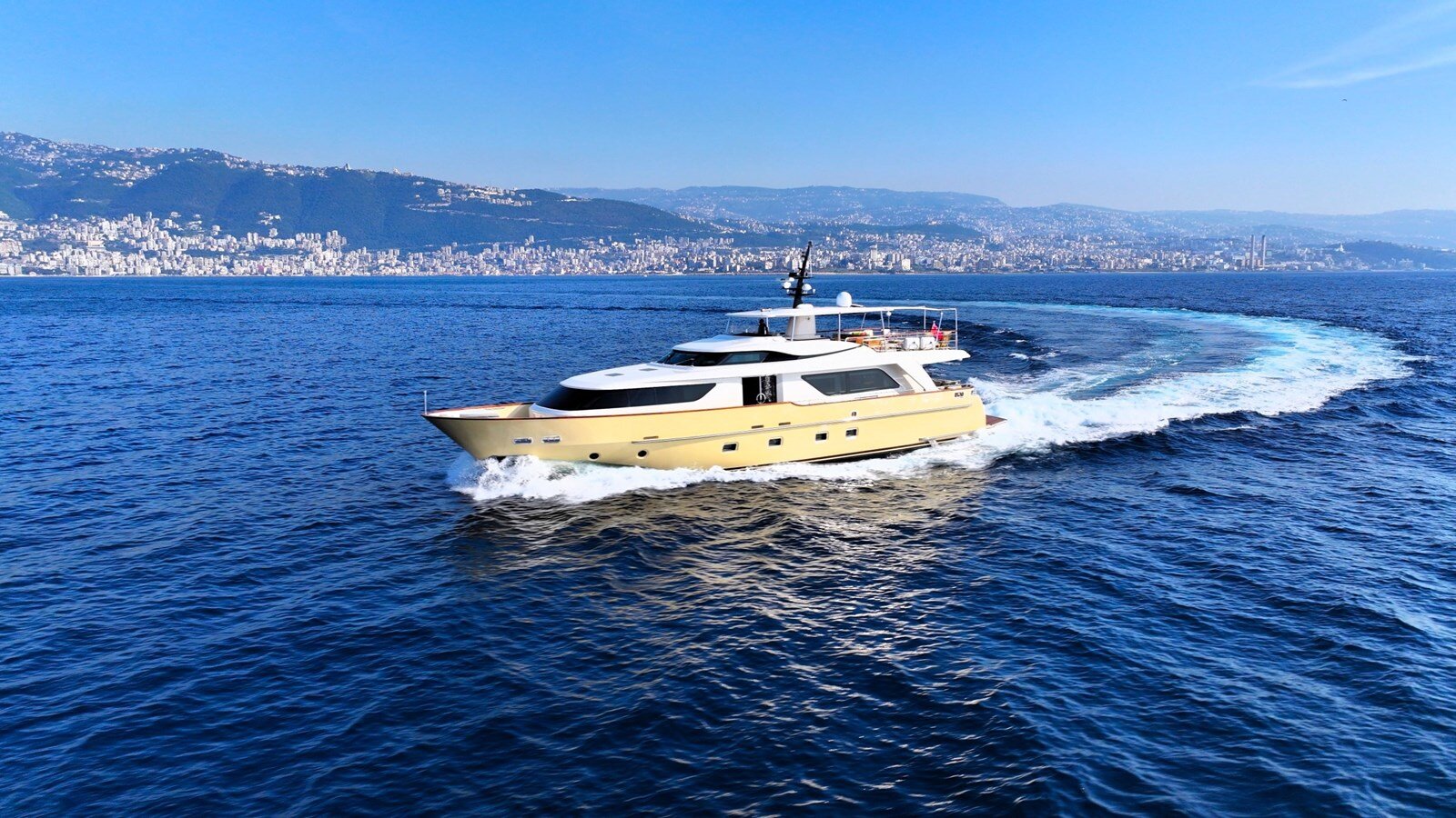 2011-sanlorenzo-90-7-d5d344