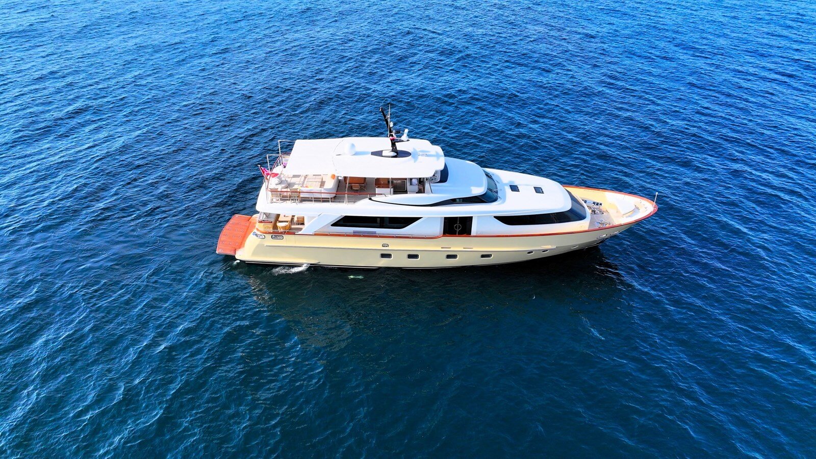 2011-sanlorenzo-90-7-d5d344