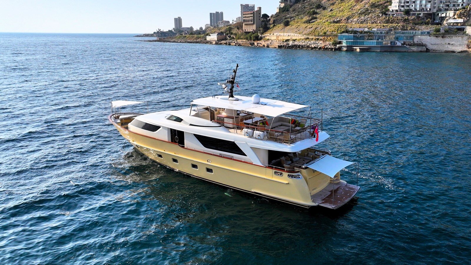 2011-sanlorenzo-90-7-d5d344