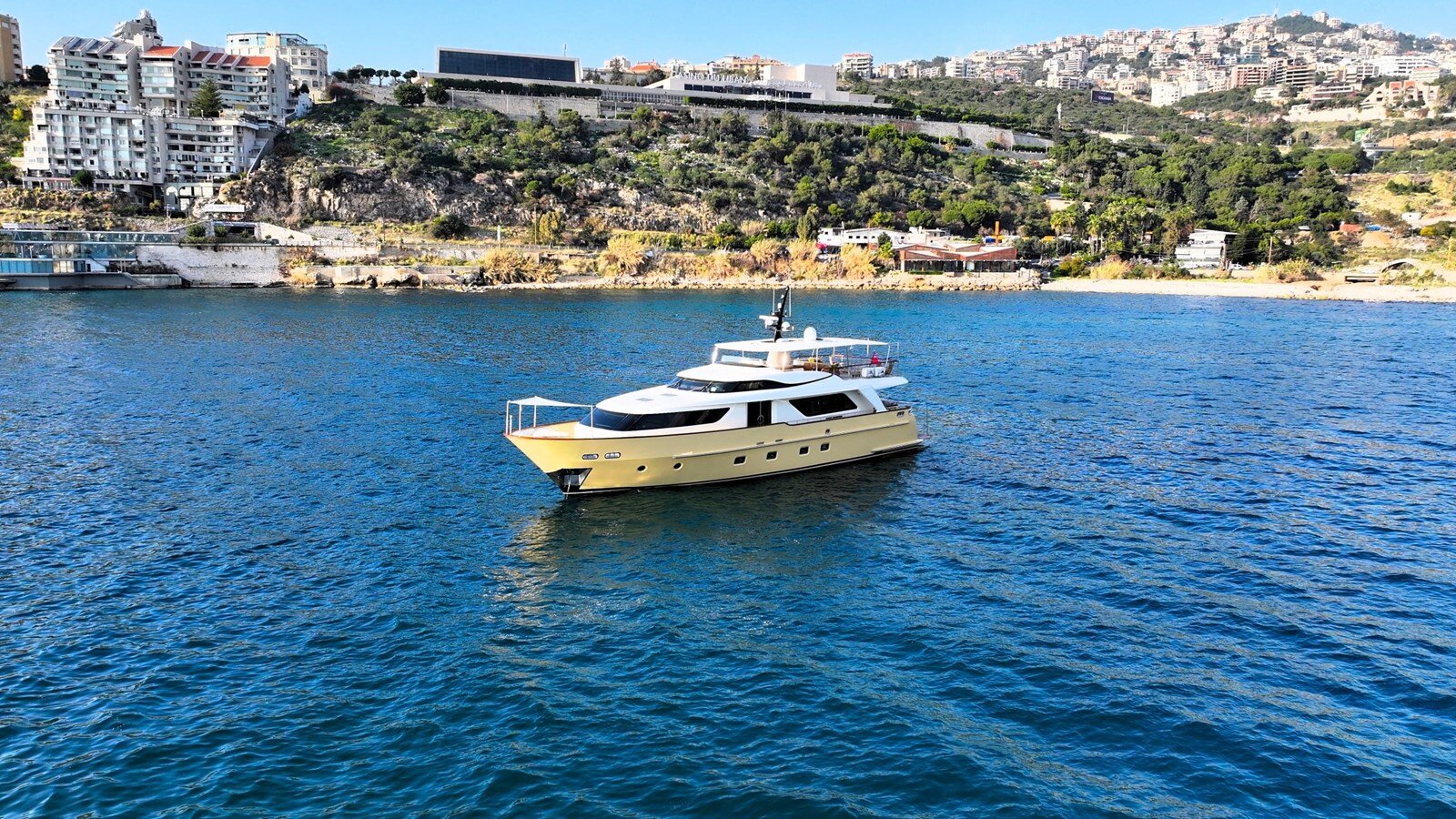 2011-sanlorenzo-90-7-d5d344