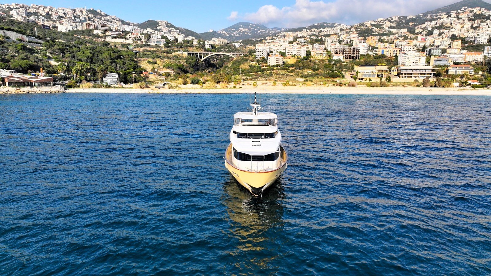 2011-sanlorenzo-90-7-d5d344