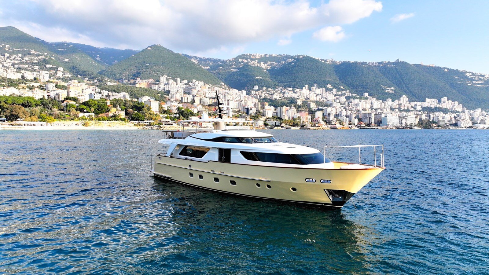 2011-sanlorenzo-90-7-d5d344