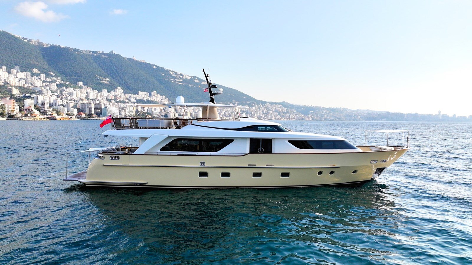 2011-sanlorenzo-90-7-d5d344