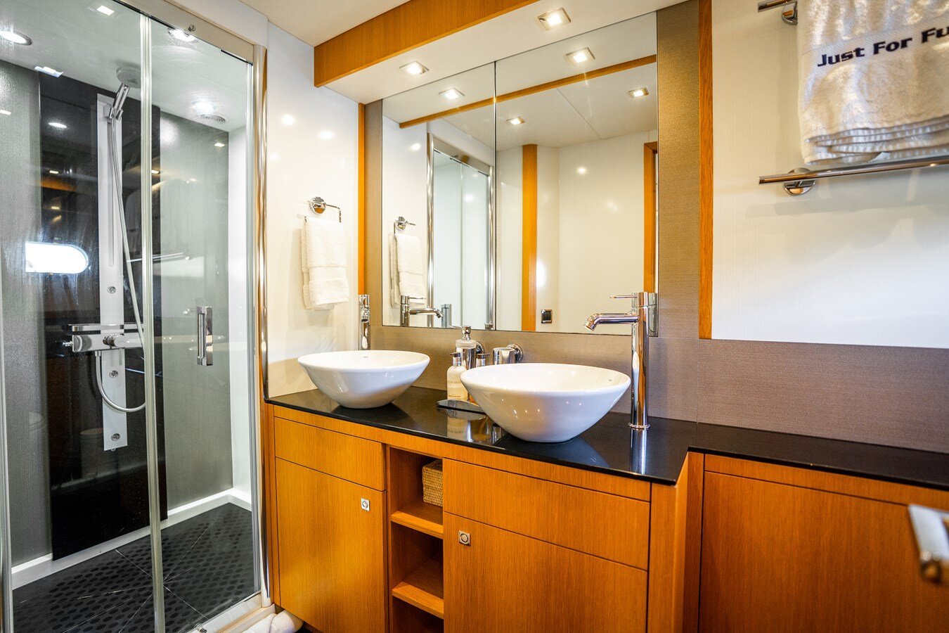 2011-sunseeker-74-2-a78b26