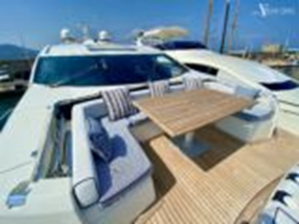 2011 SUNSEEKER 88' 2