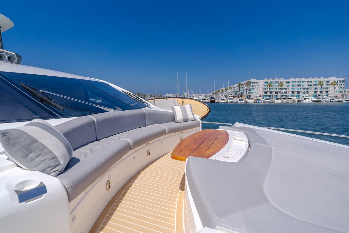 2011-sunseeker-88-65bfaa