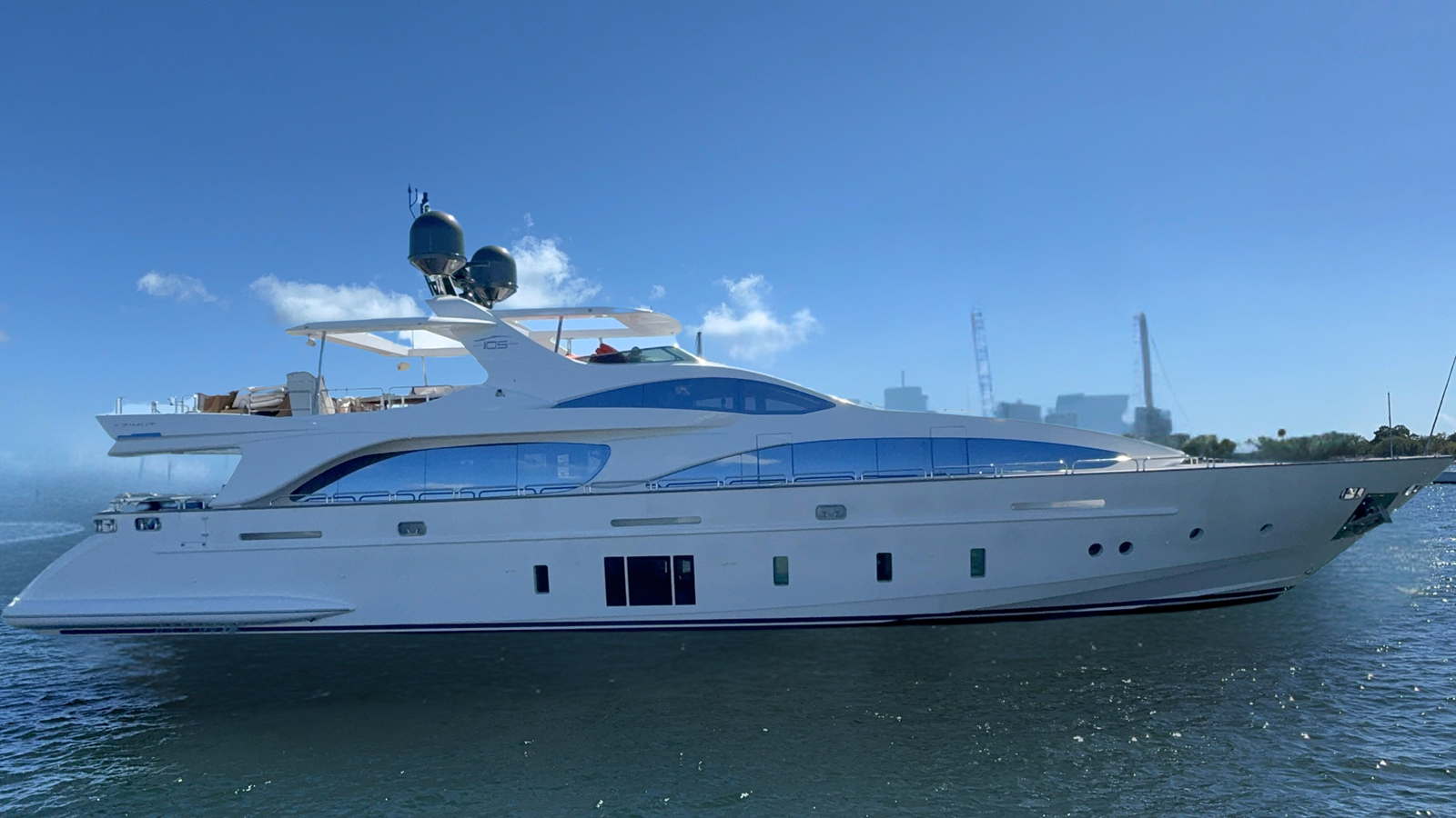 2012-azimut-yachts-105-5a034b