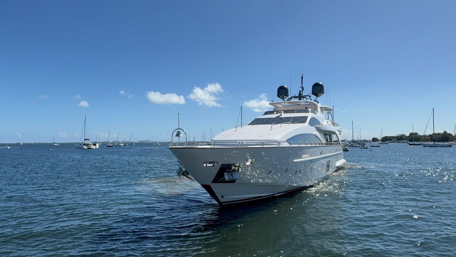 2012-azimut-yachts-105-5a034b