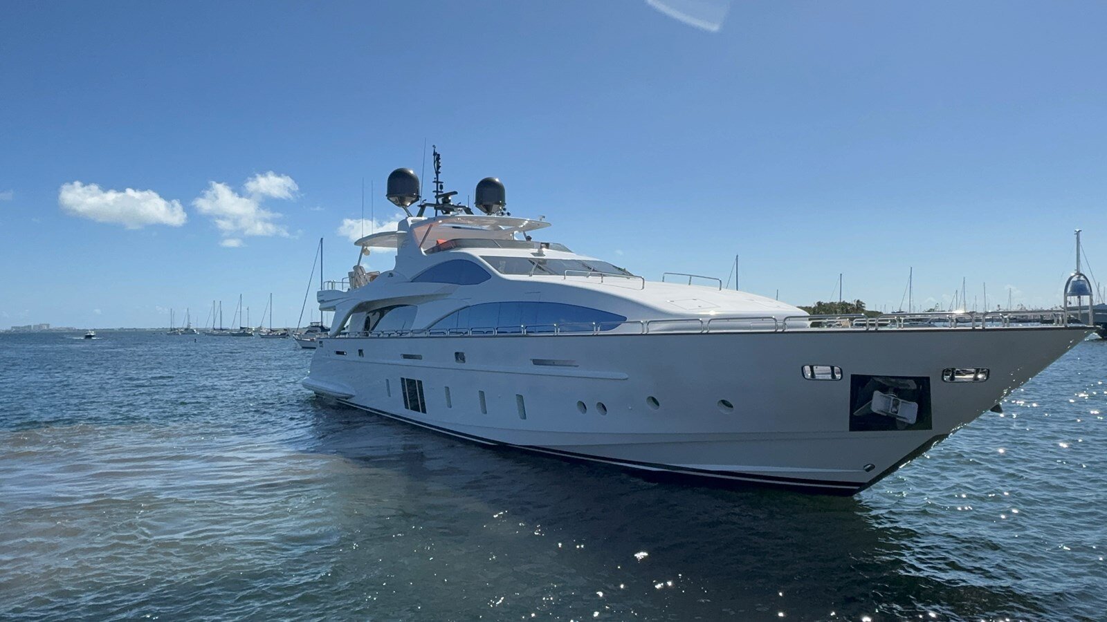 2012-azimut-yachts-105-5a034b