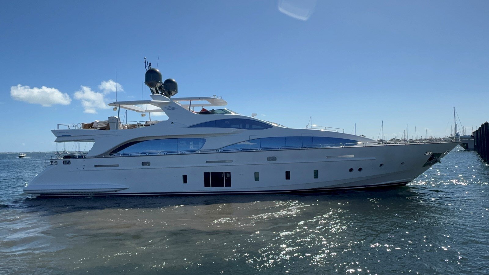 2012-azimut-yachts-105-5a034b