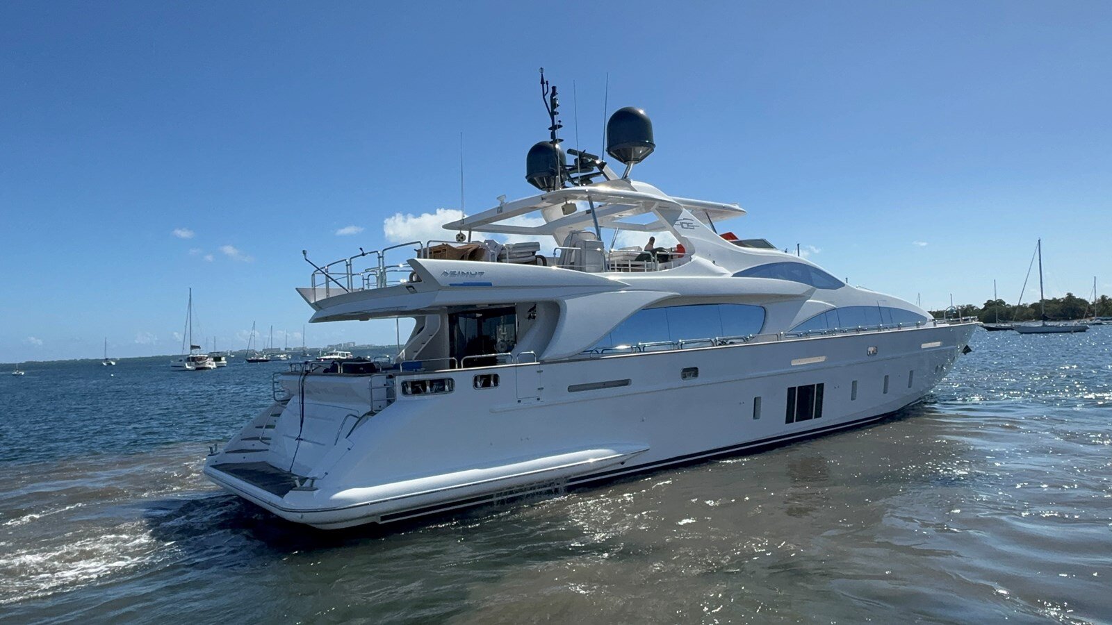 2012-azimut-yachts-105-5a034b