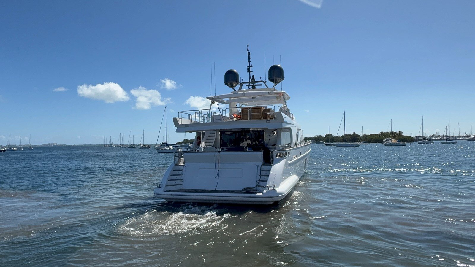 2012-azimut-yachts-105-5a034b