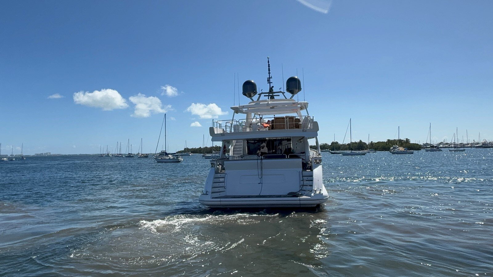 2012-azimut-yachts-105-5a034b