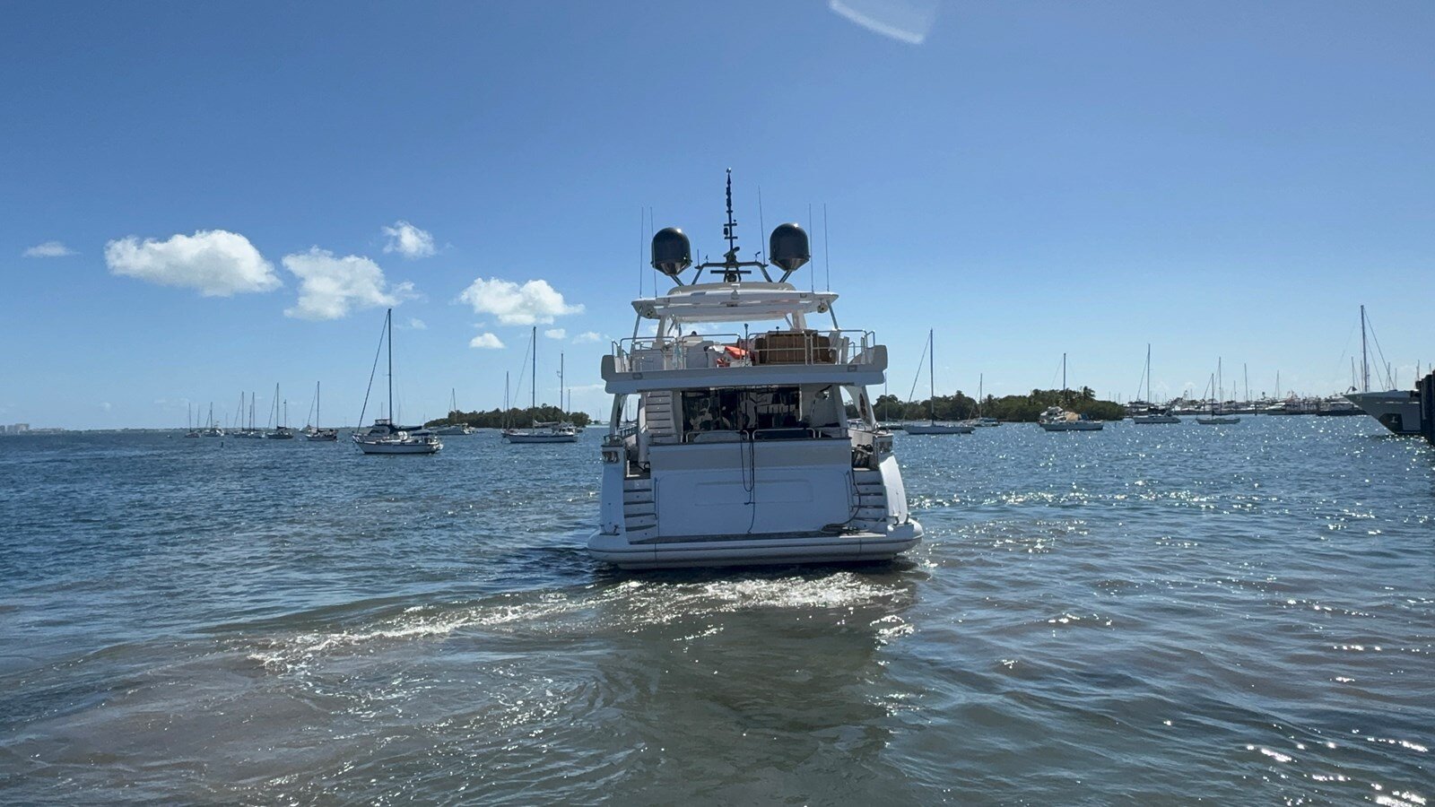 2012-azimut-yachts-105-5a034b