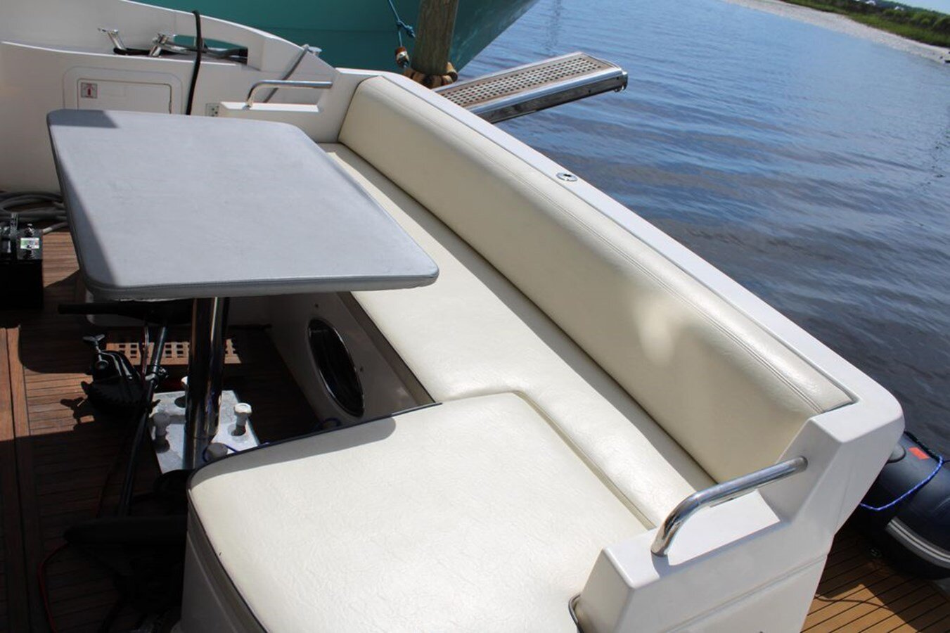 2012-azimut-yachts-53-f07cb2