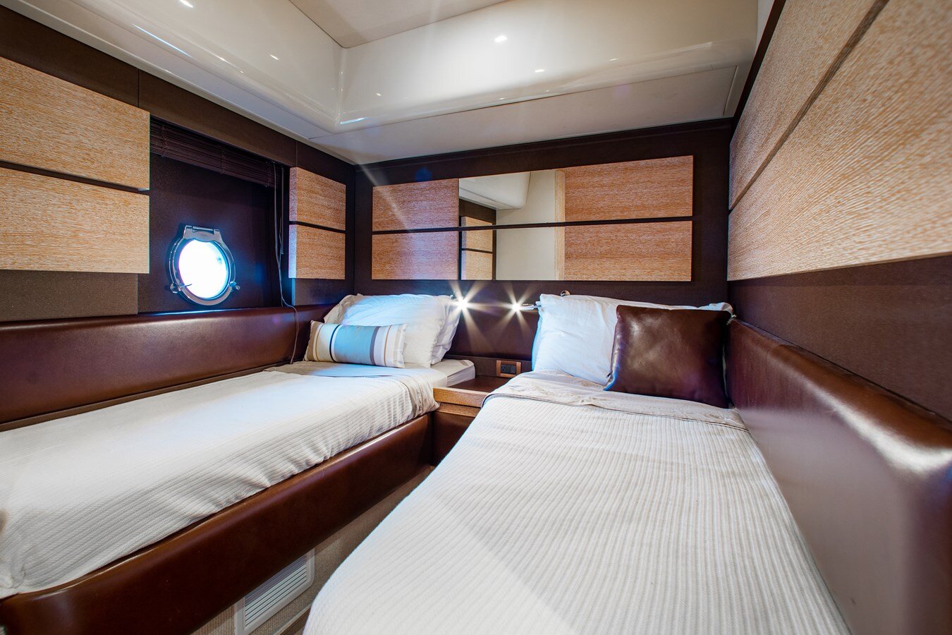 2012-azimut-yachts-54-9-2c3424