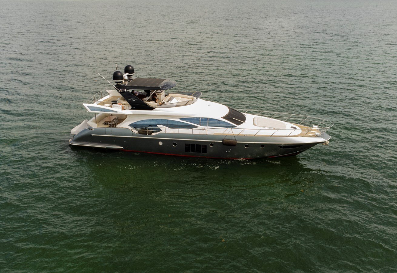 2012-azimut-yachts-70-9253b5