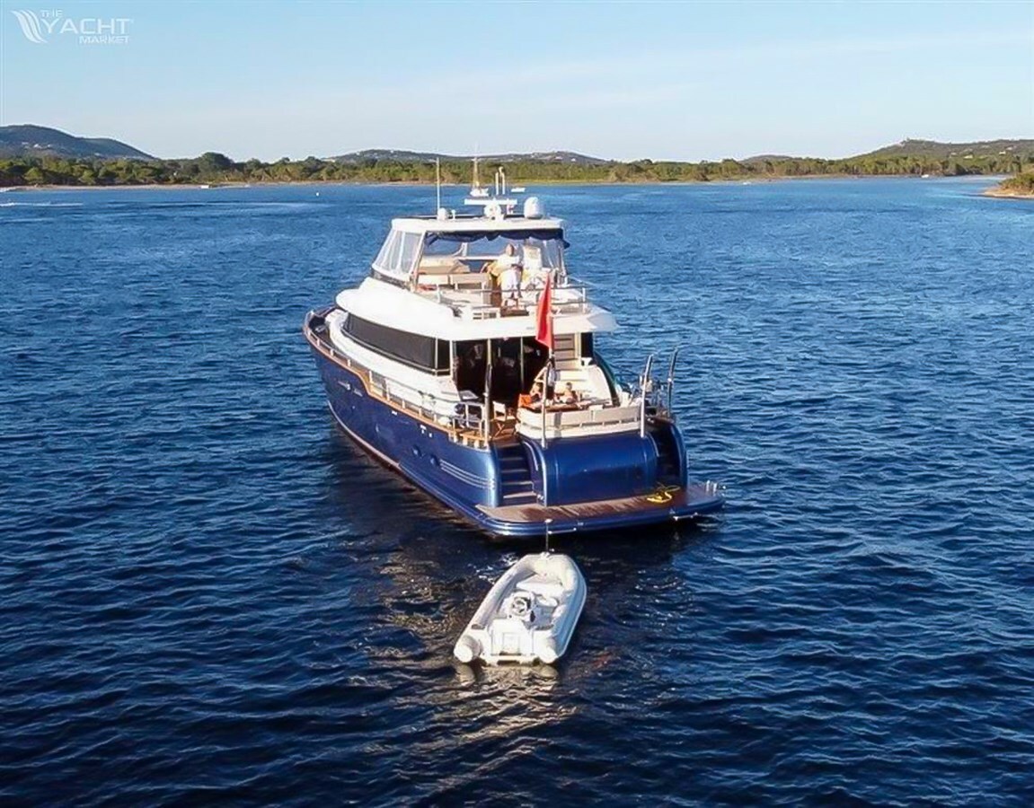 2012-azimut-yachts-74-5-faf042