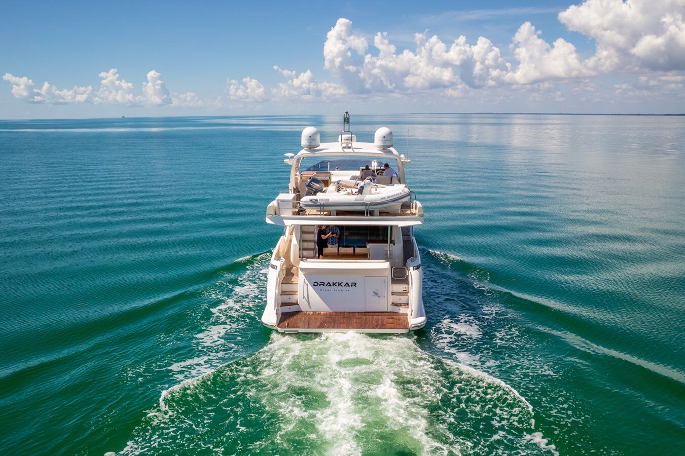 2012-azimut-yachts-7570-d40a0b