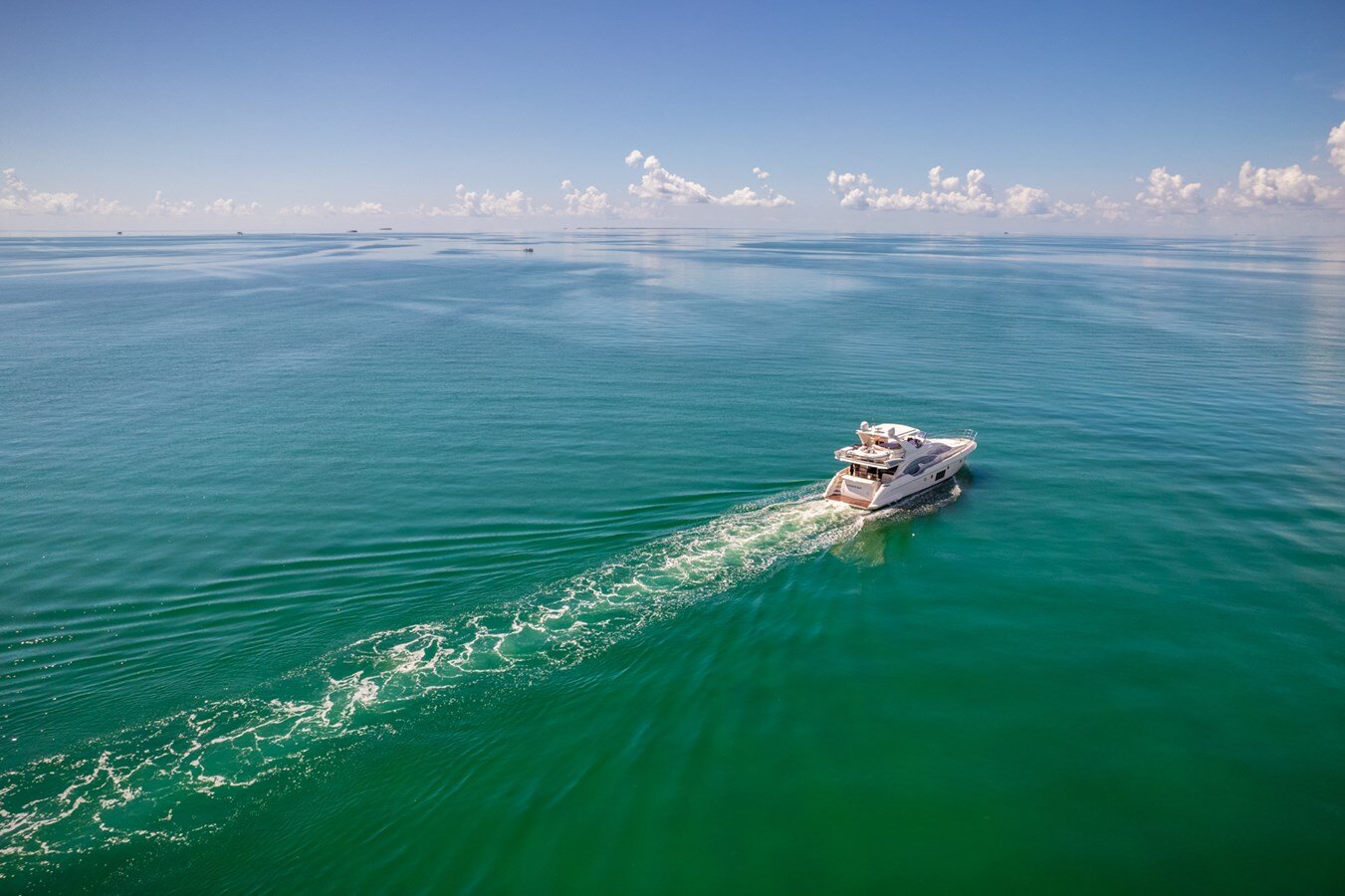 2012-azimut-yachts-7570-d40a0b