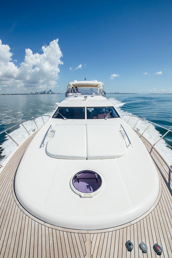 2012-azimut-yachts-7570-d40a0b