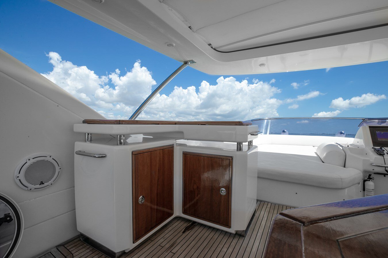 2012-azimut-yachts-7570-d40a0b