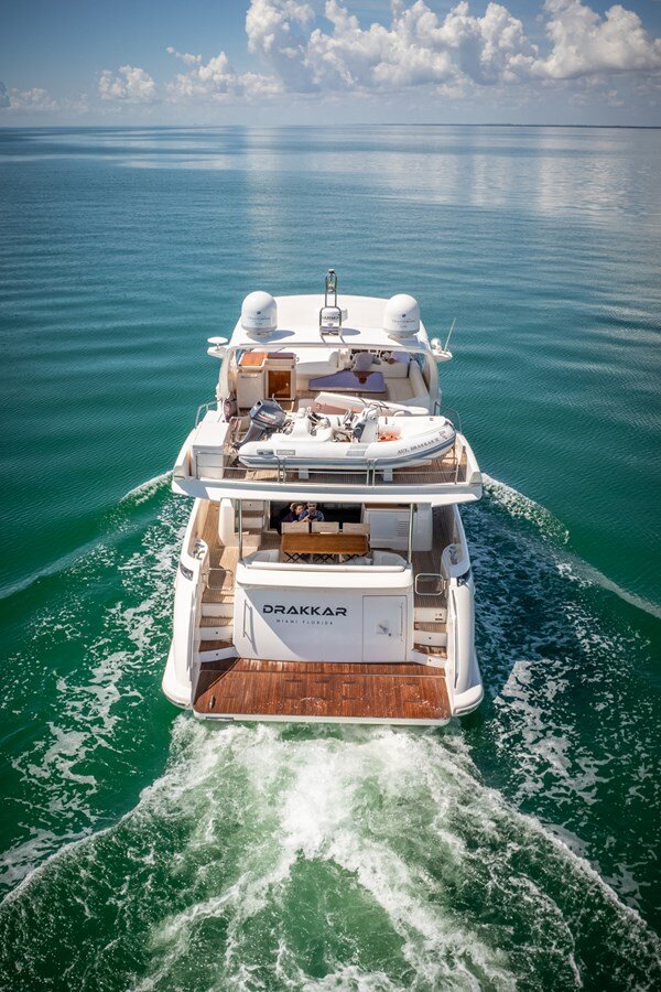 2012-azimut-yachts-7570-d40a0b