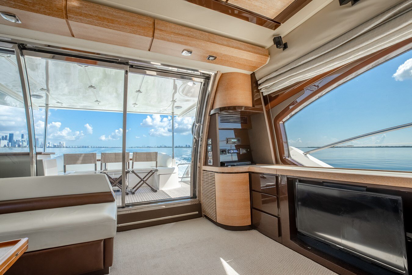 2012-azimut-yachts-7570-d40a0b