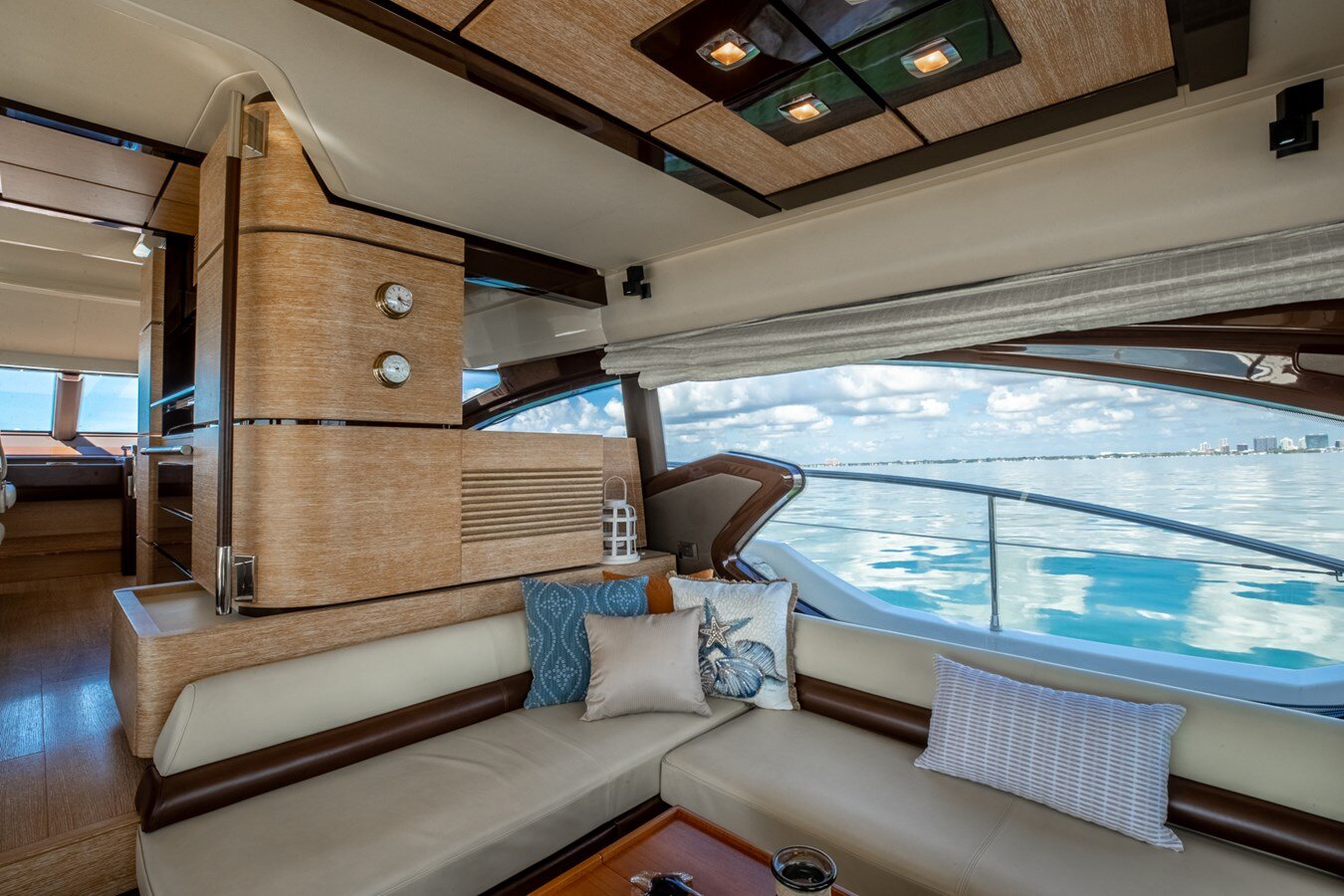 2012-azimut-yachts-7570-d40a0b