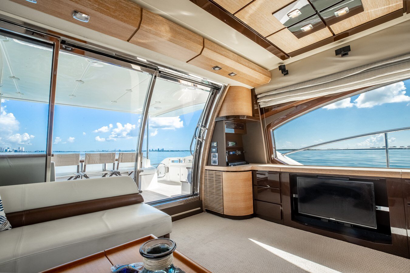 2012-azimut-yachts-7570-d40a0b