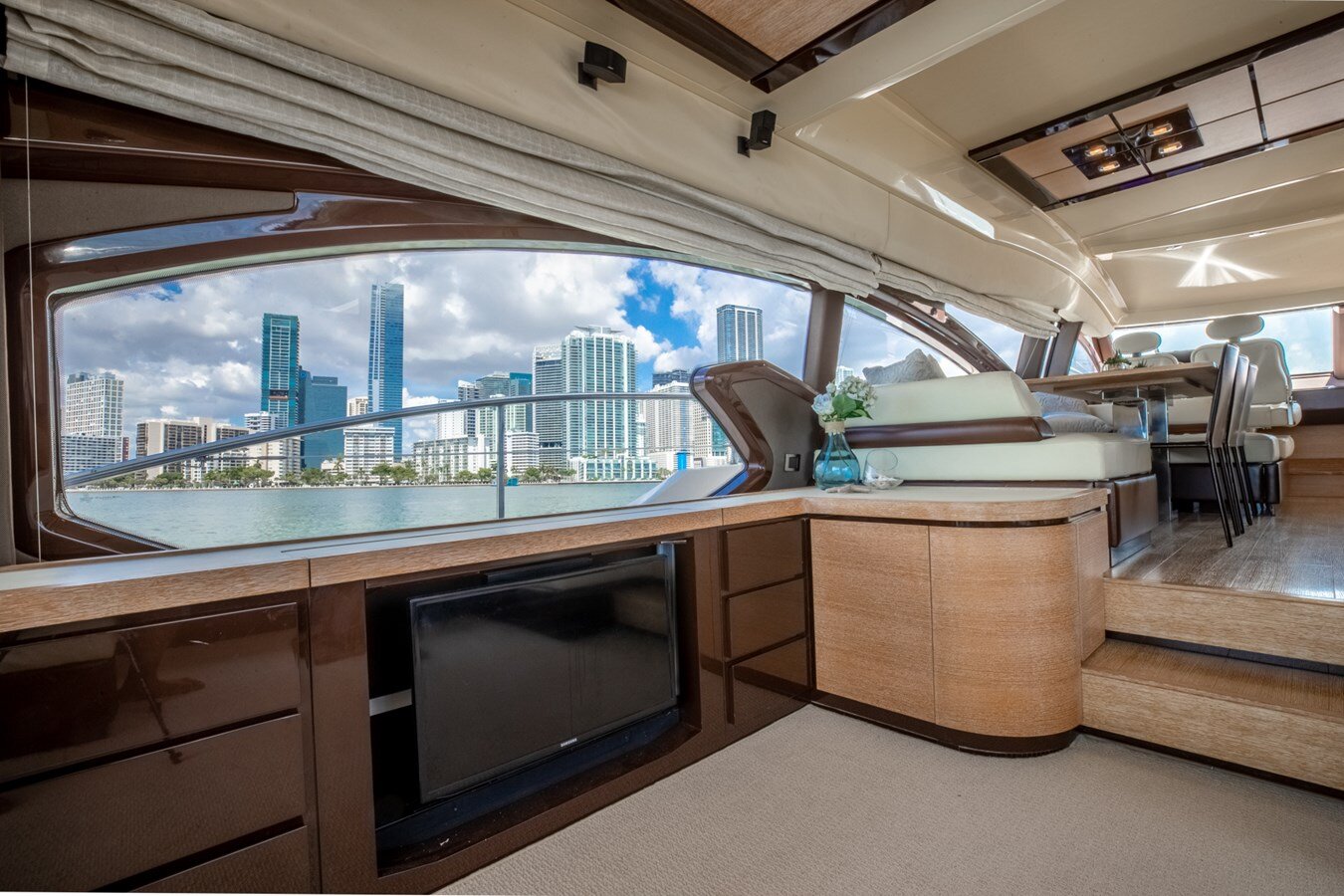 2012-azimut-yachts-7570-d40a0b