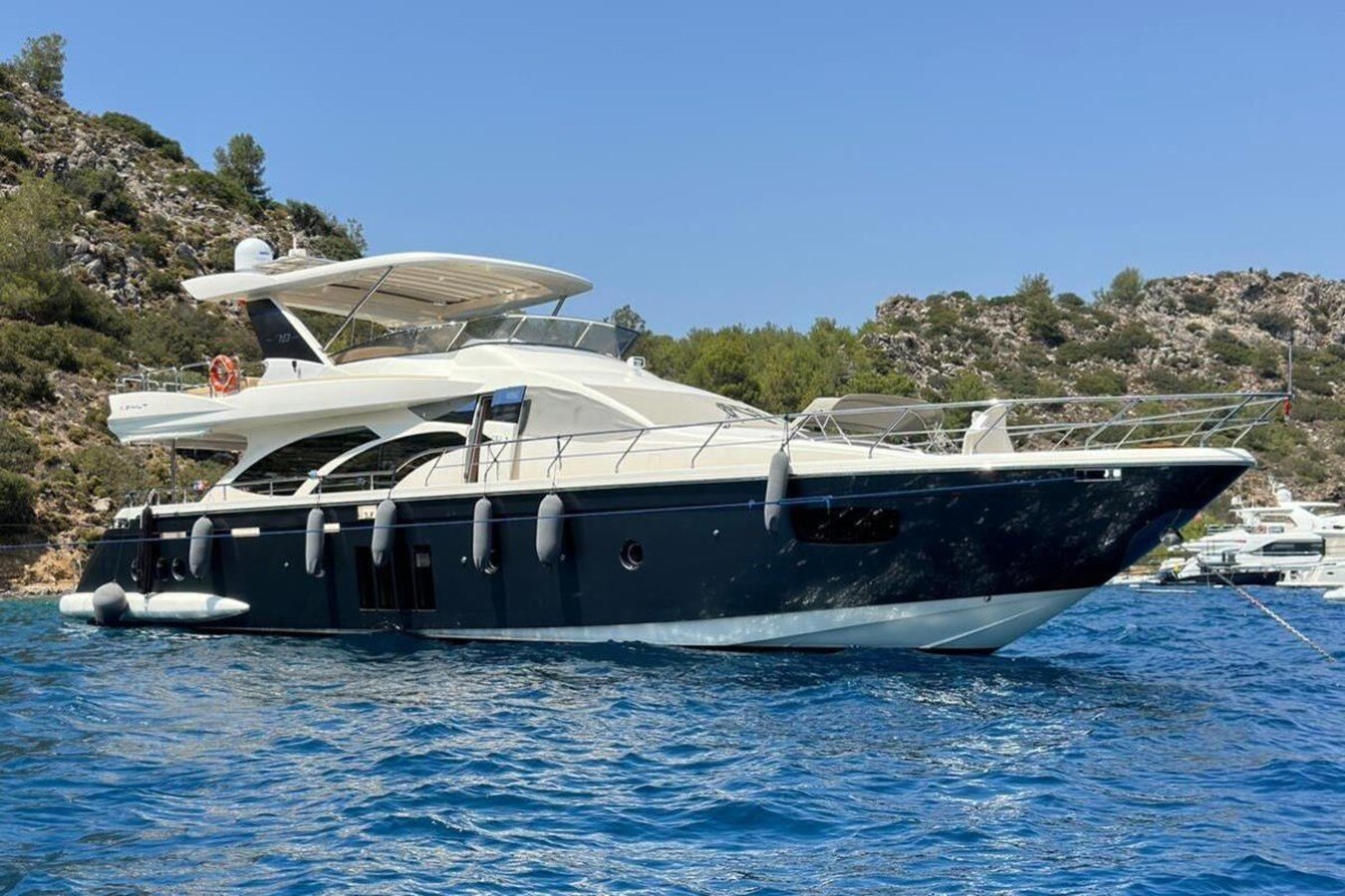 2012-azimut-yachts-77-9-510fe2