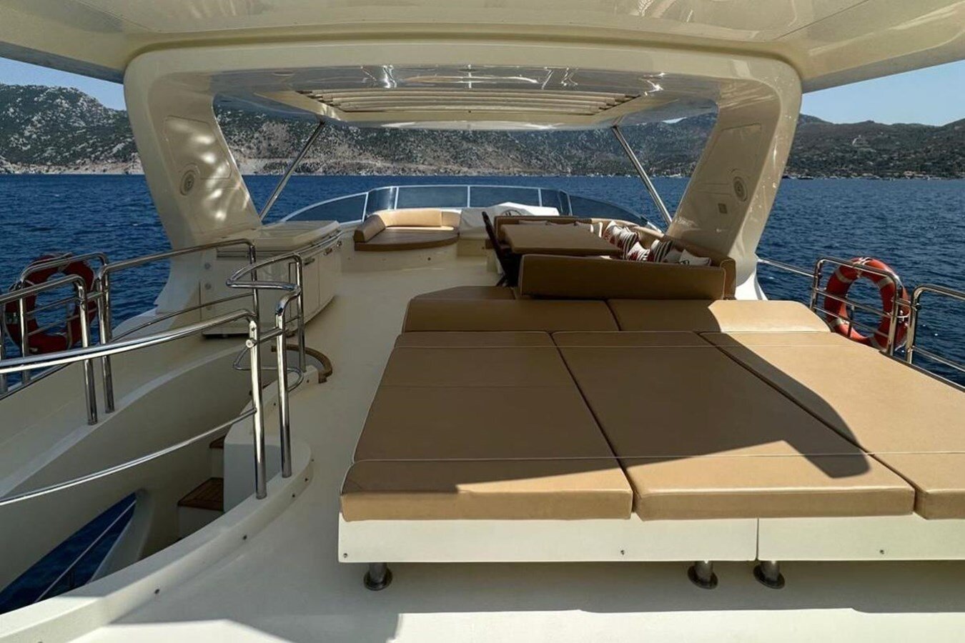 2012-azimut-yachts-77-9-510fe2