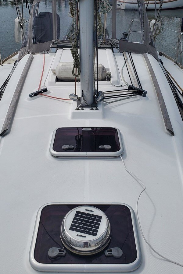 2012-beneteau-33-11-c3d11d