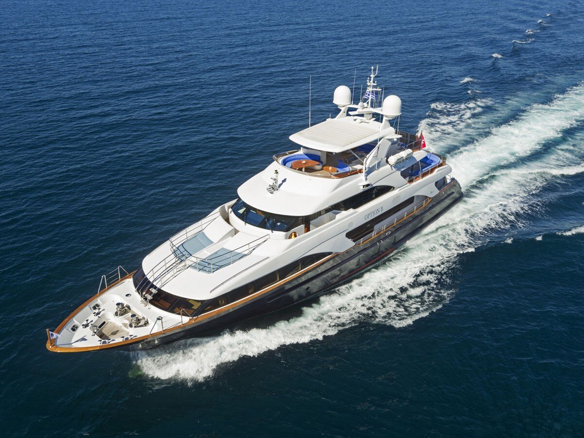 2012-benetti-121-5-b7d407