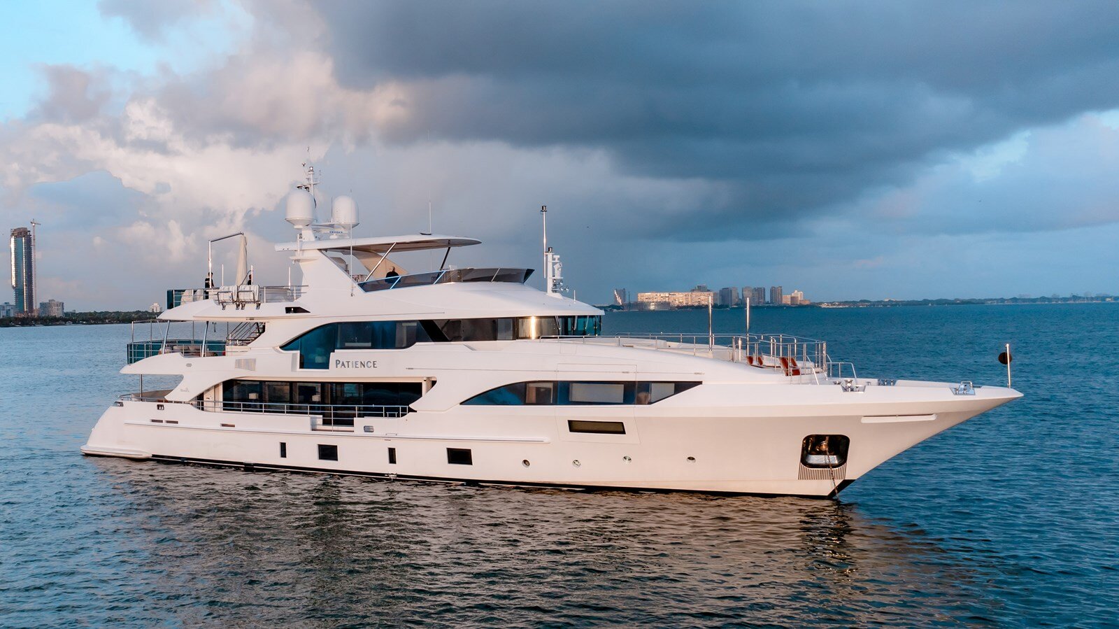 2012-benetti-132-86c448