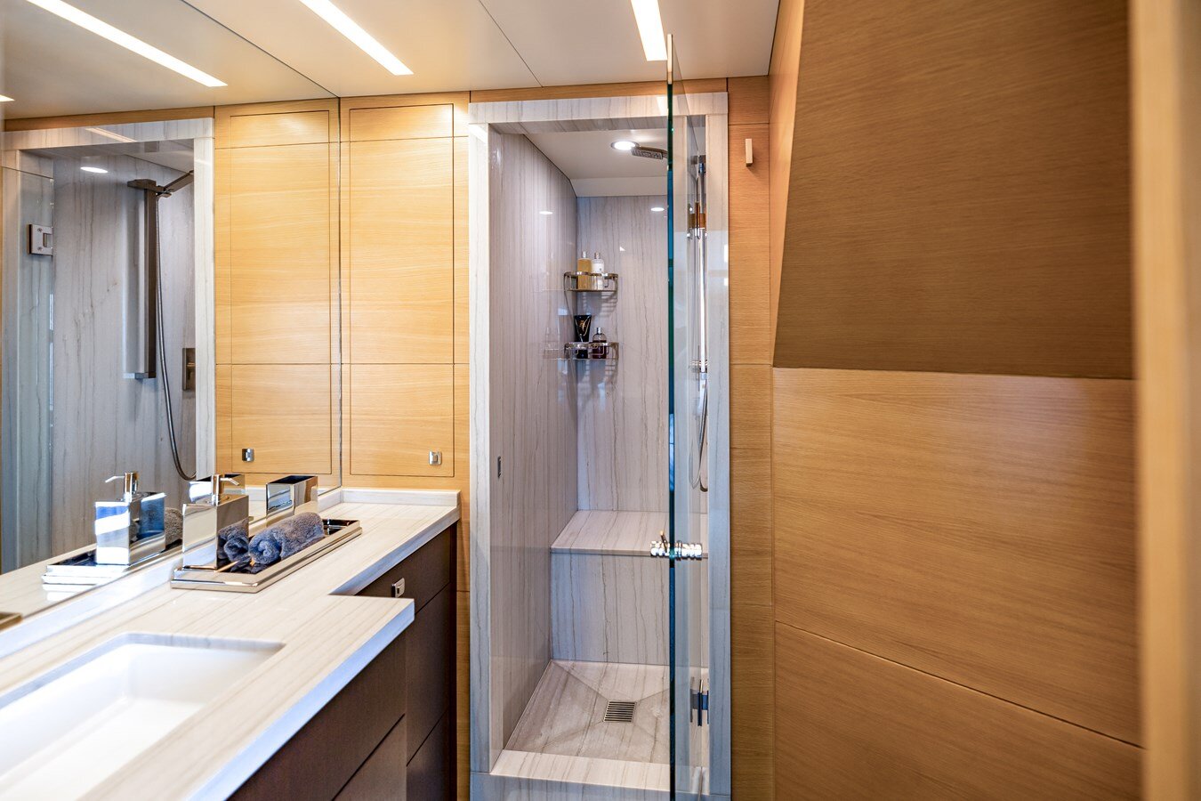 2012-benetti-132-86c448