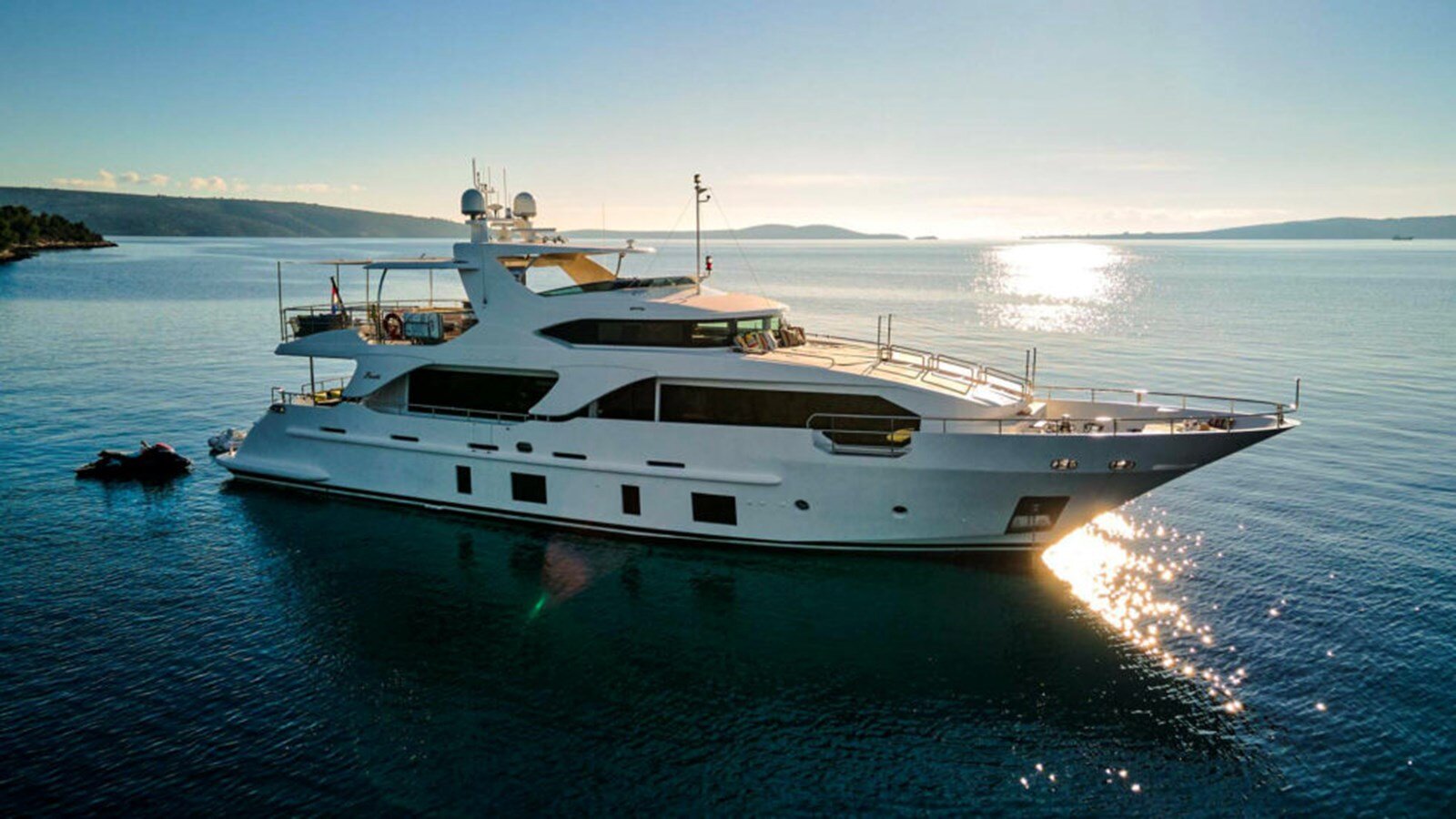 2012-benetti-93-7-4bf652