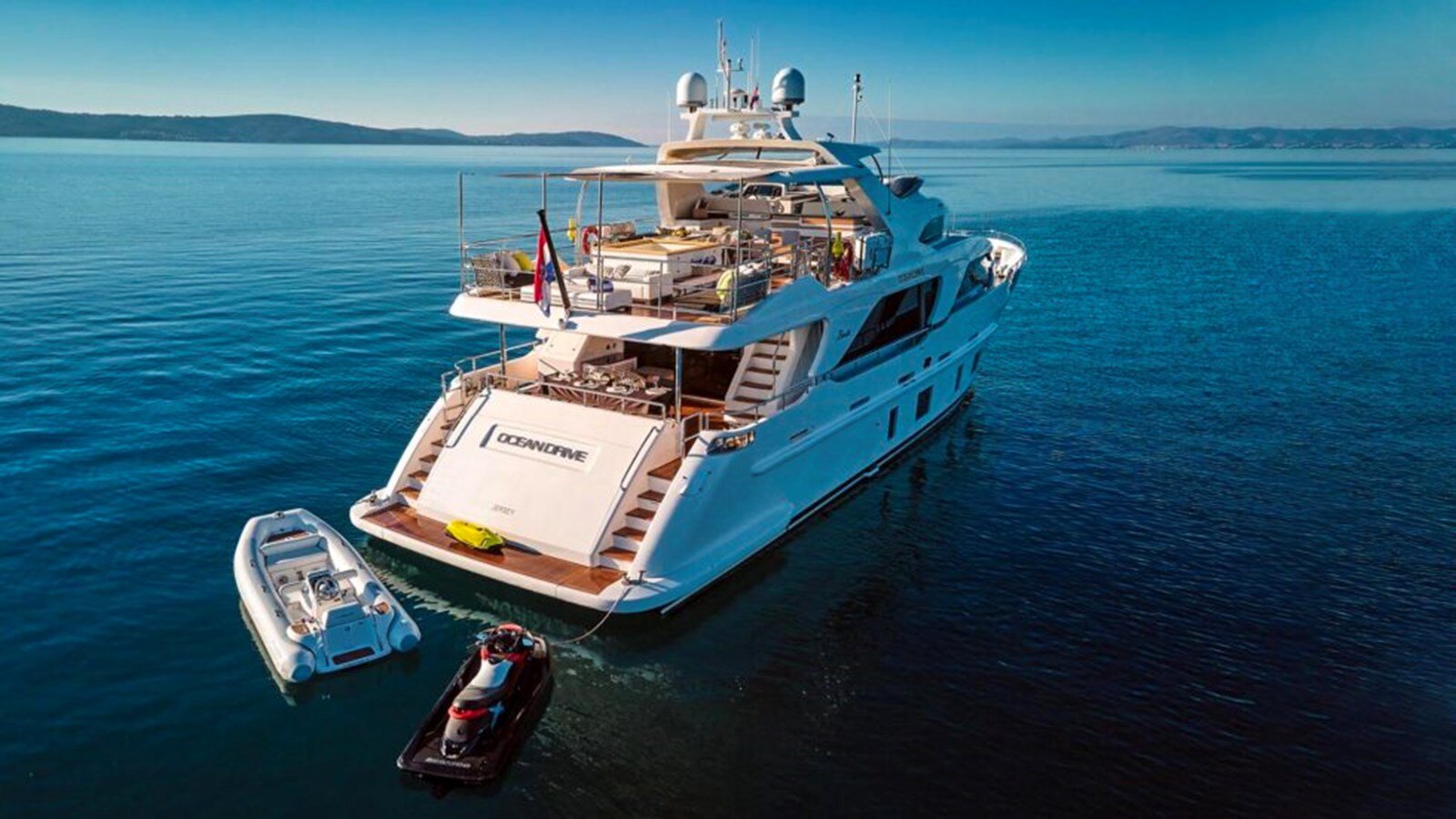 2012-benetti-93-7-4bf652