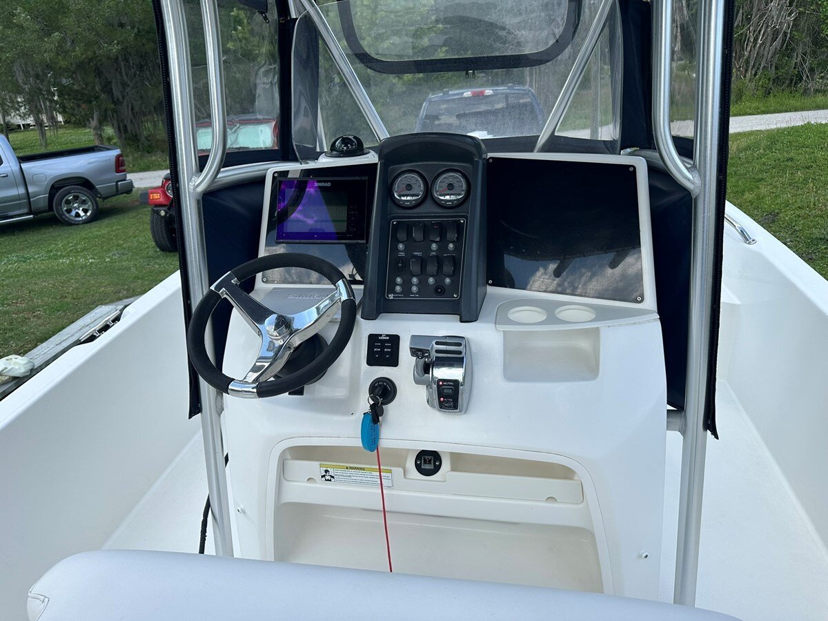 2012-boston-whaler-23-6-59980b