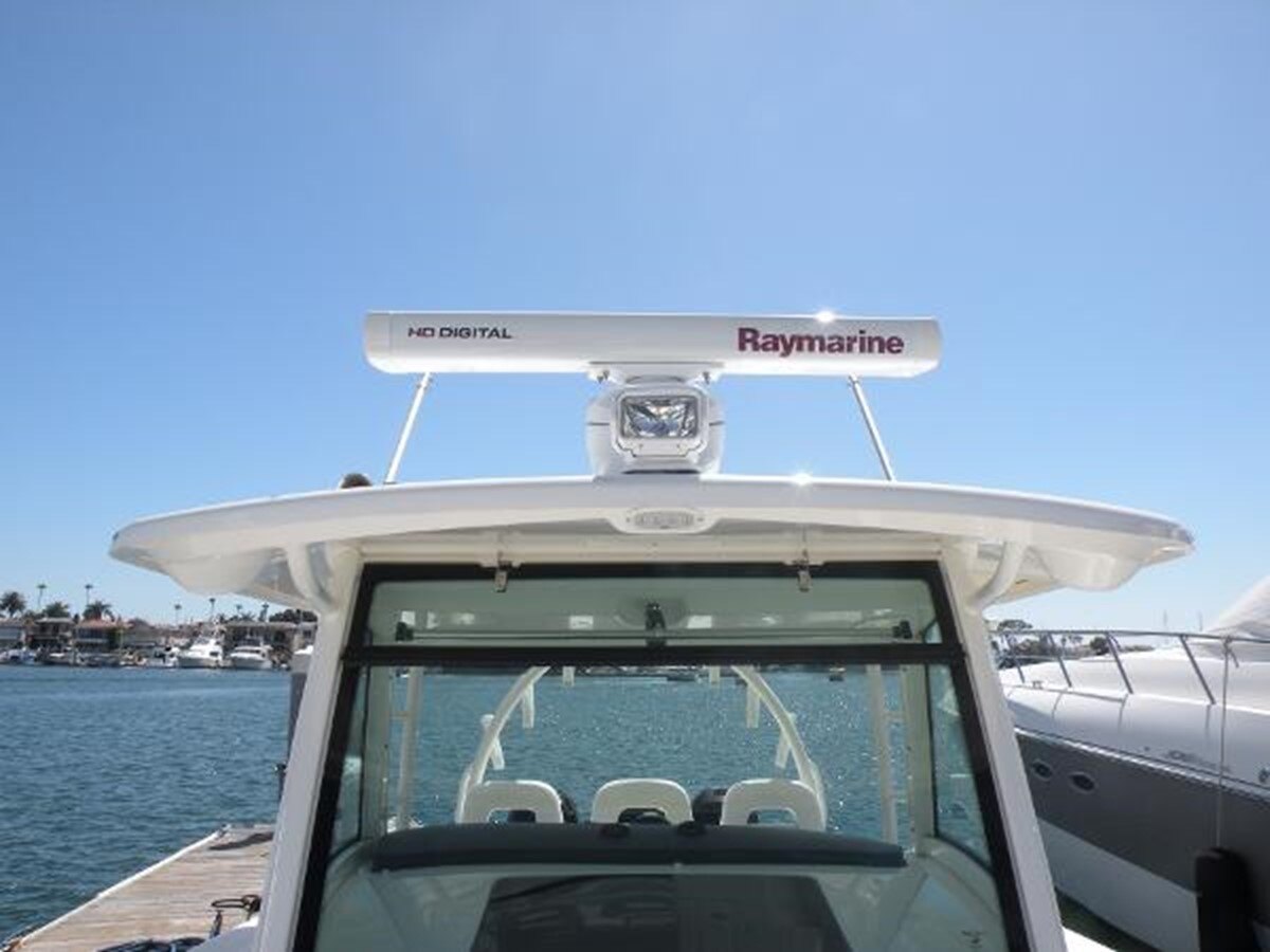 2012-boston-whaler-37-353ce4