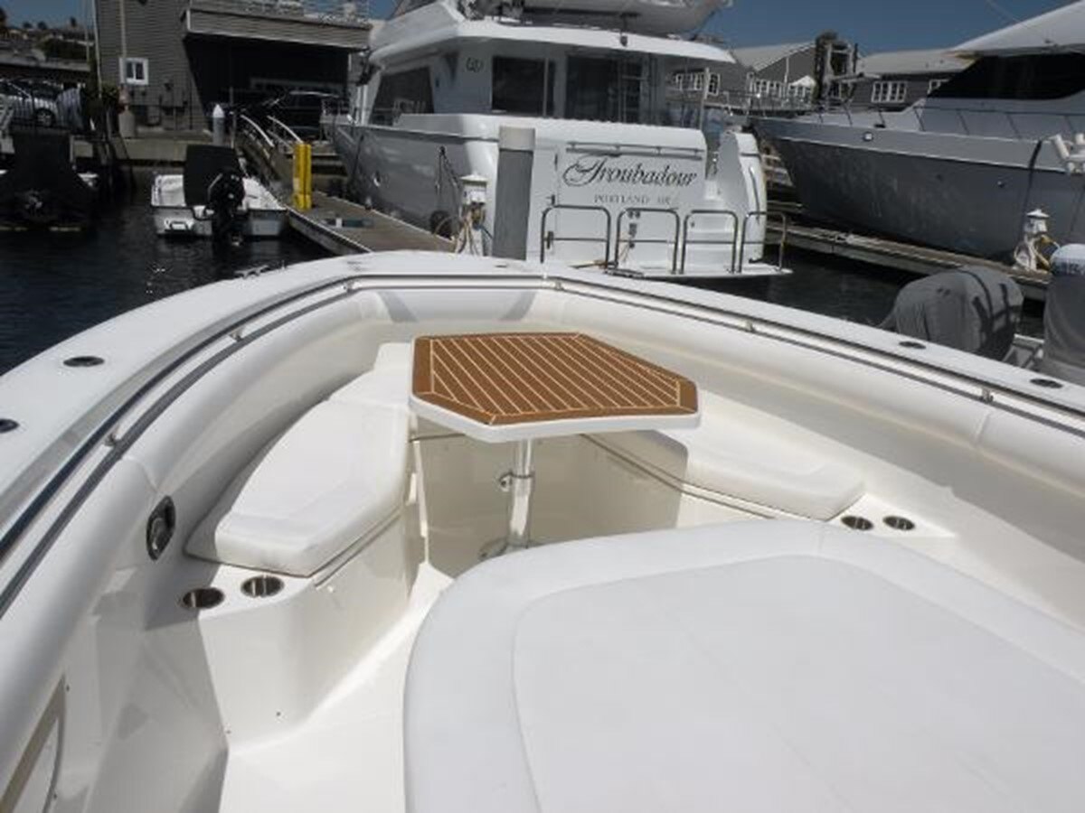 2012-boston-whaler-37-353ce4