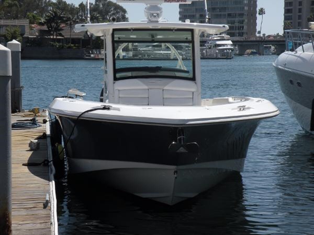 2012-boston-whaler-37-353ce4