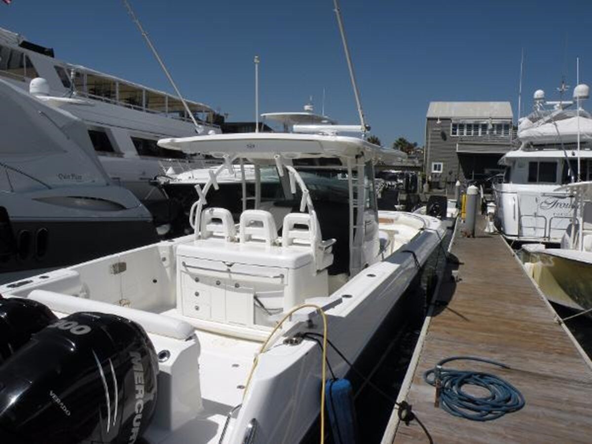 2012-boston-whaler-37-353ce4