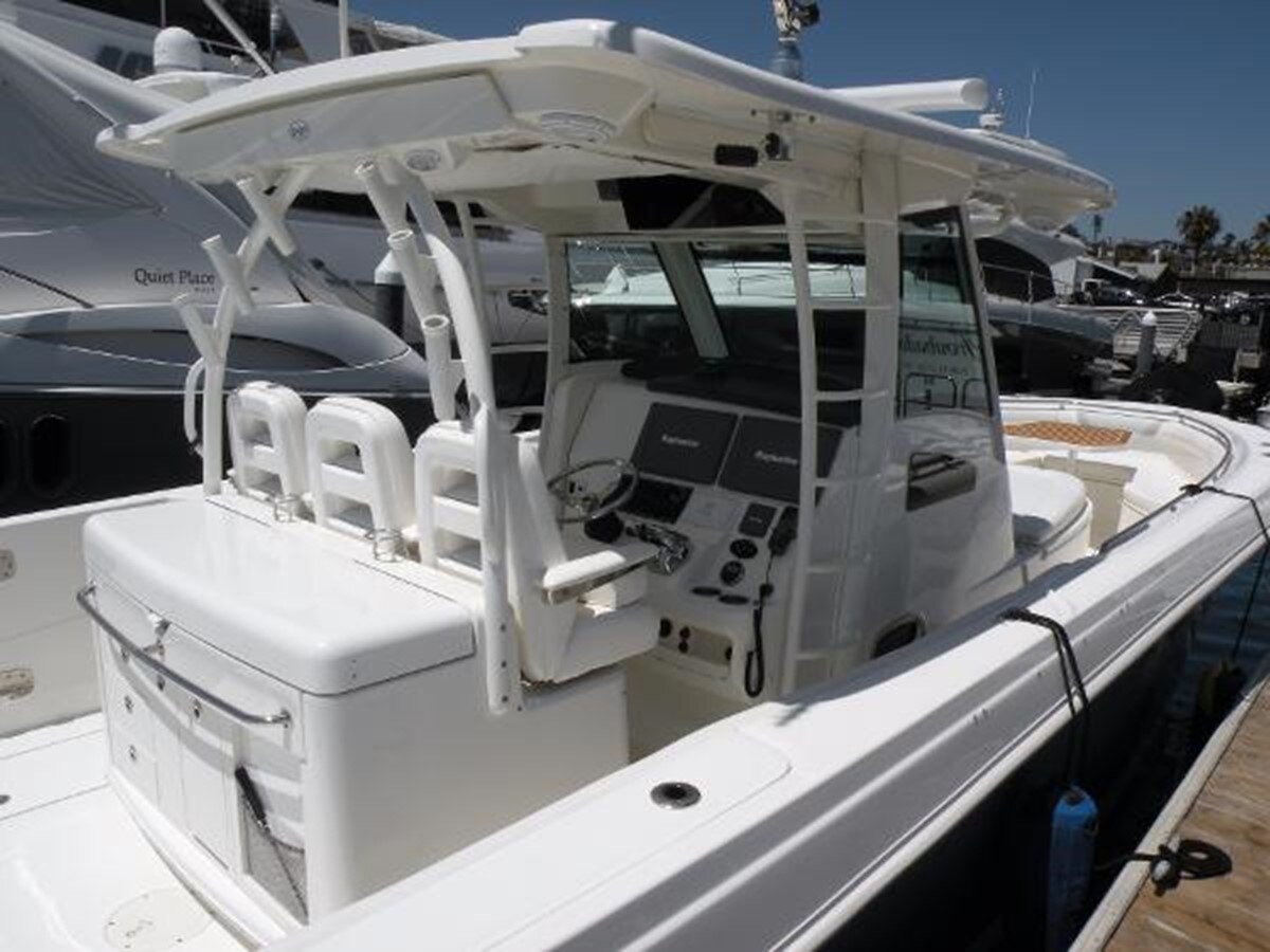 2012-boston-whaler-37-353ce4