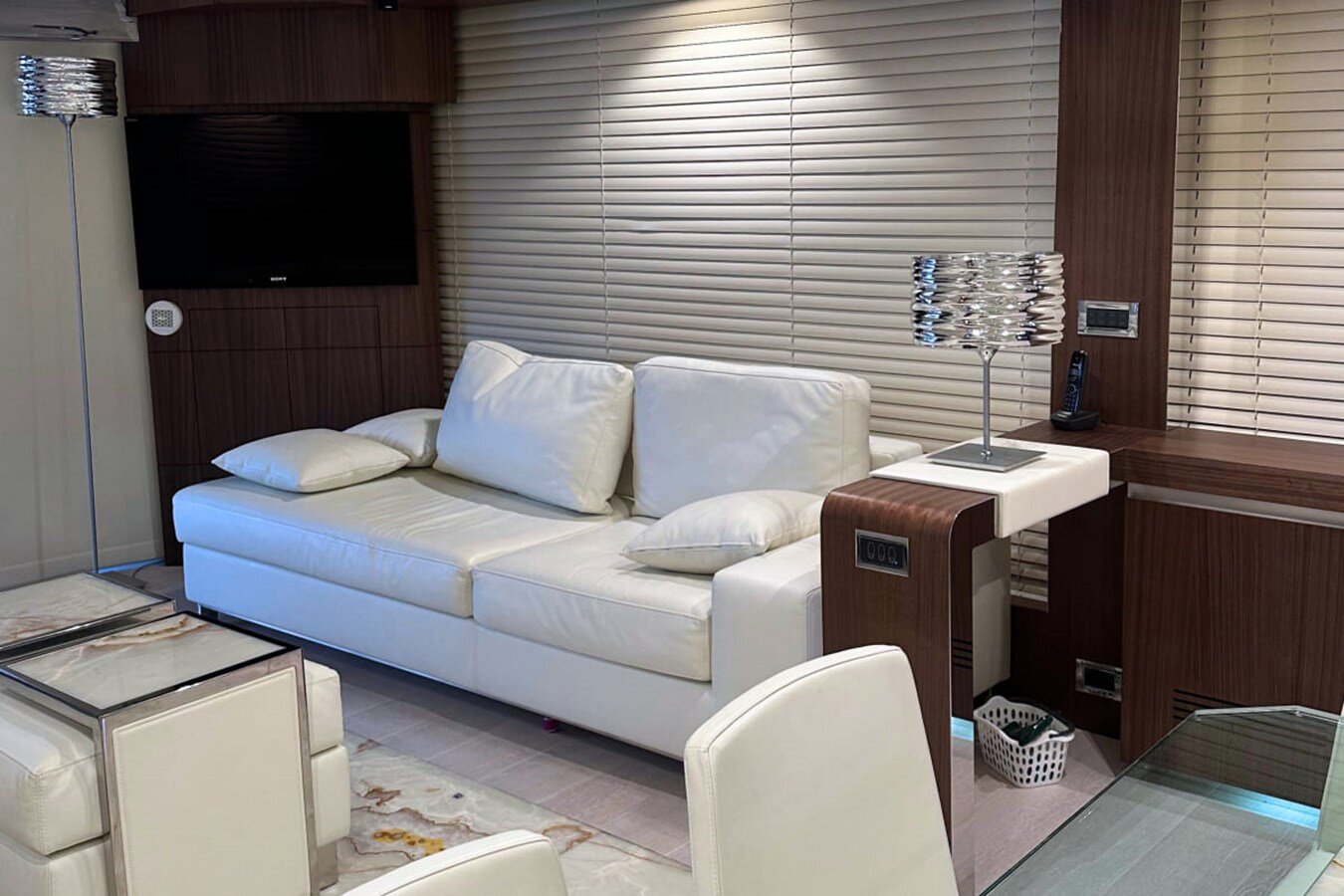 2012-dominator-78-7-7b74a5